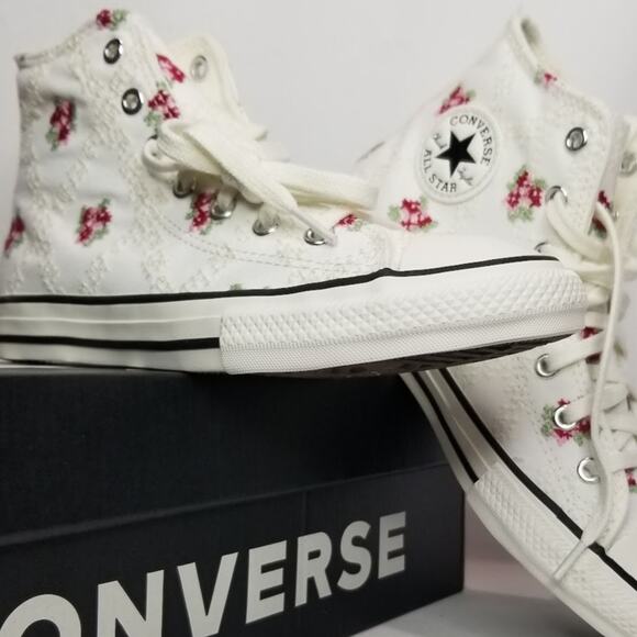 Converse Youth CTAS Rose Cross Stitch Lift Platform Size 2.5 Vintage A12636f NWT - Picture 1 of 7